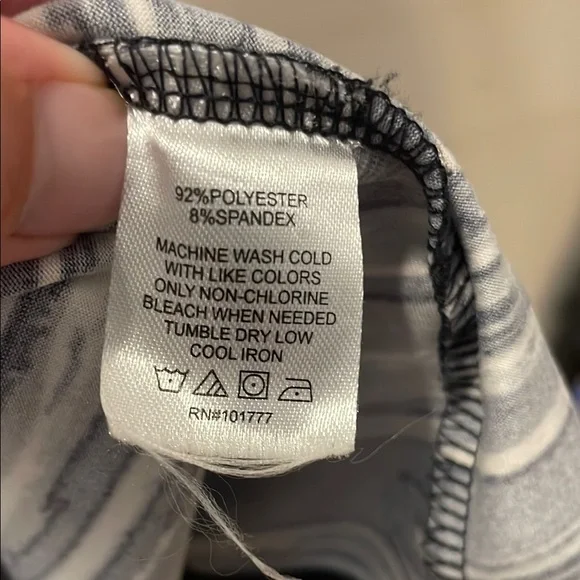 Soybu Black and White Patterned Long Sleeve Dress - Picture 10 of 10